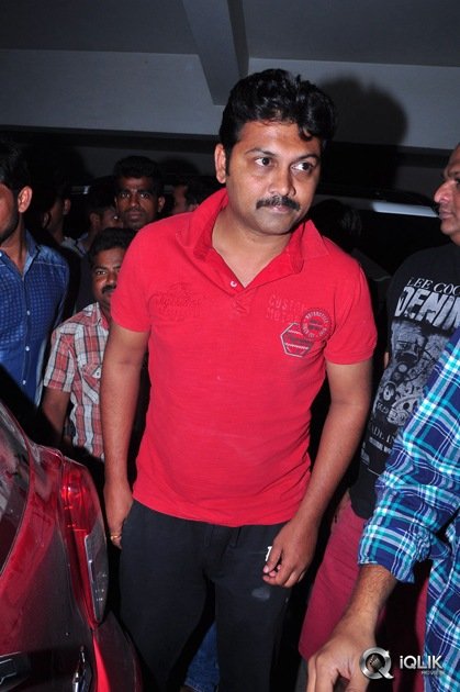 Sardaar-Gabbar-Singh-Movie-Hungama-at-Arjun-Theater